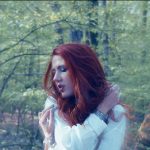 Artista pop Yvonne a lansat videoclipul piesei „Louder”